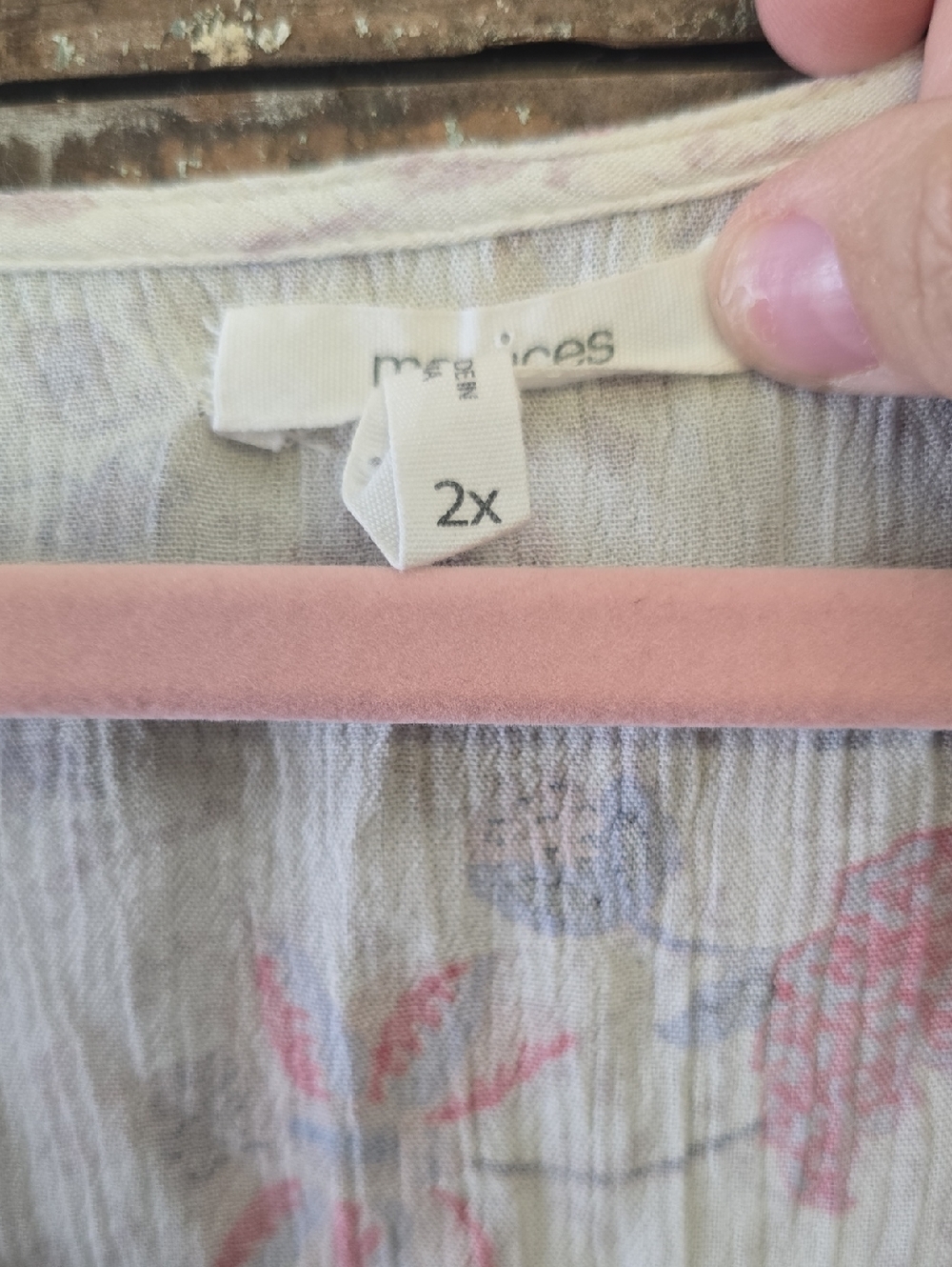 Maurices Women's Floral Button-Front Scoop Neck Top - Pink/White, Size 2X - Picture 3 of 4
